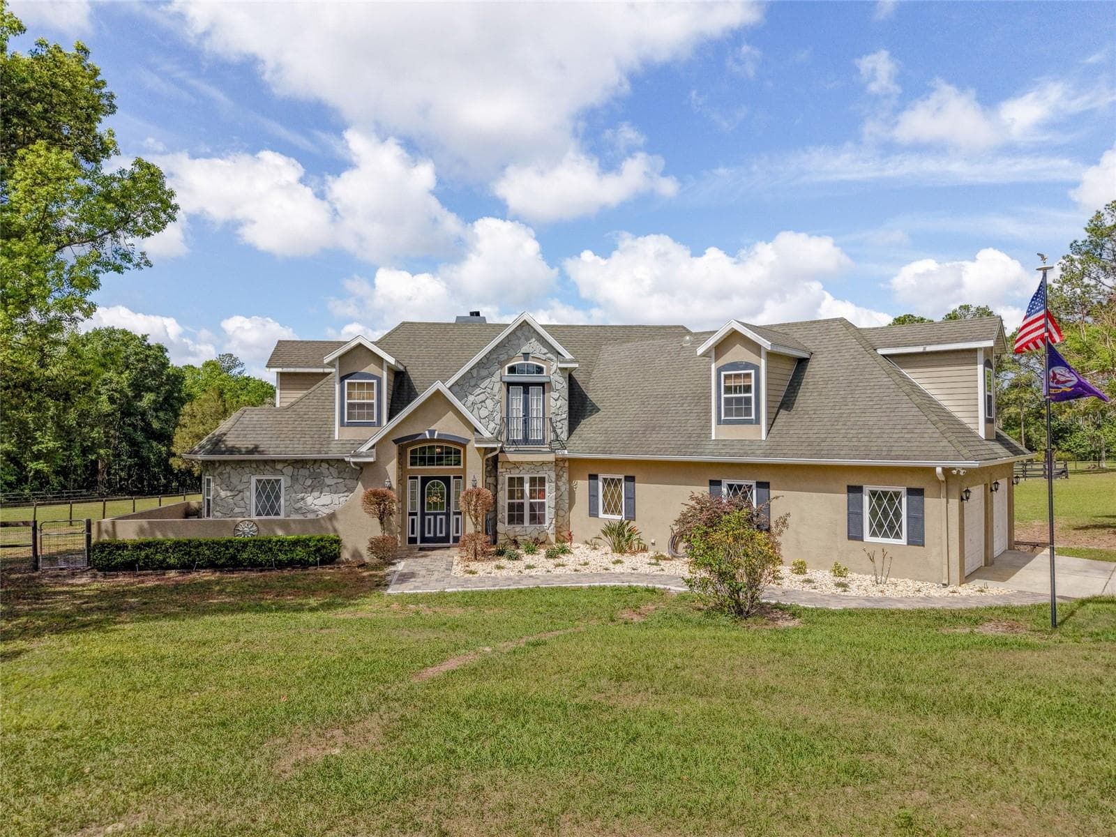Single Family Residence at 32640 BLUEBERRY HILL WAY, DADE CITY, photo 2 of 43