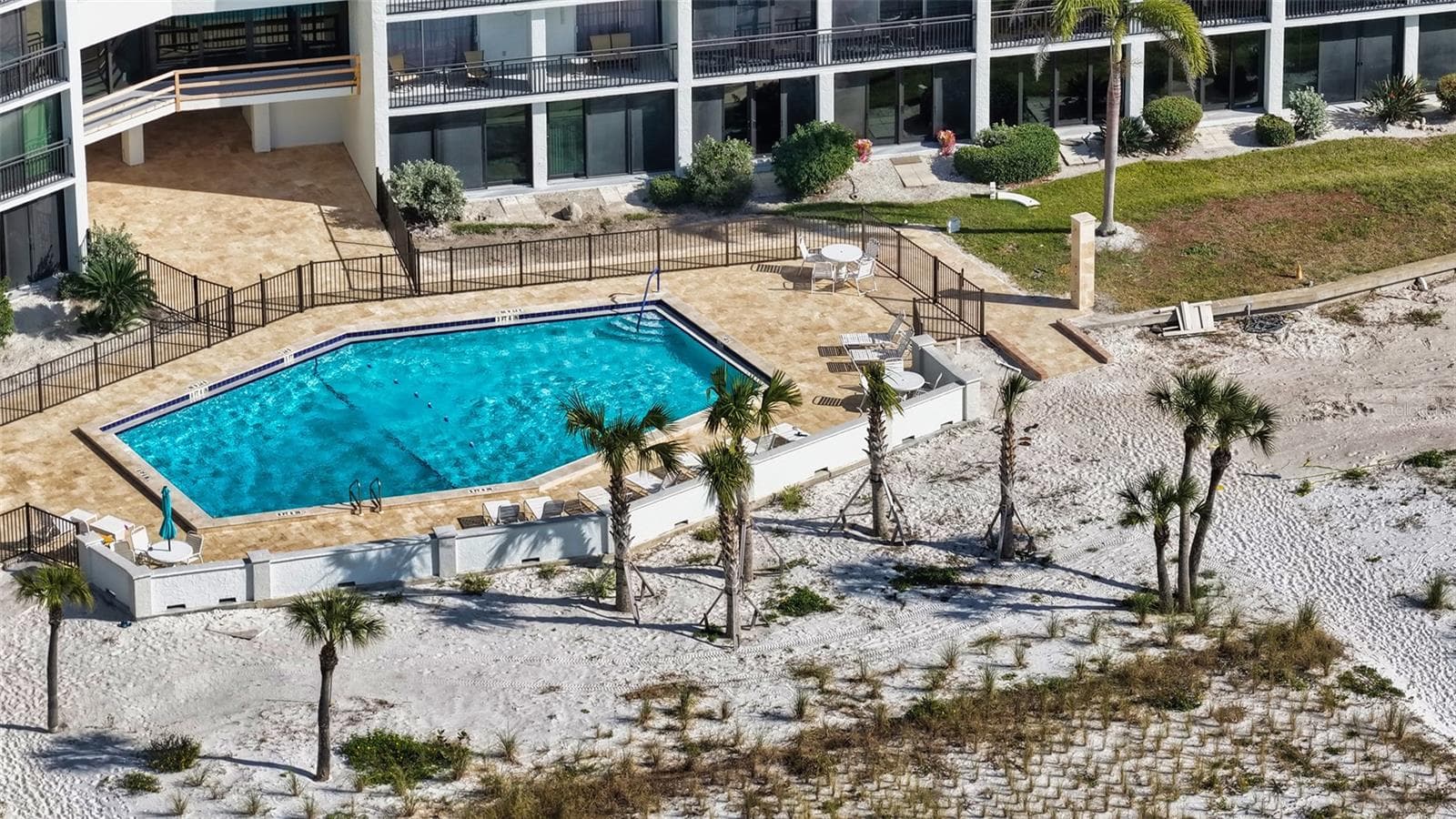 Beachside pool. - 225 HOURGLASS WAY #106, SARASOTA