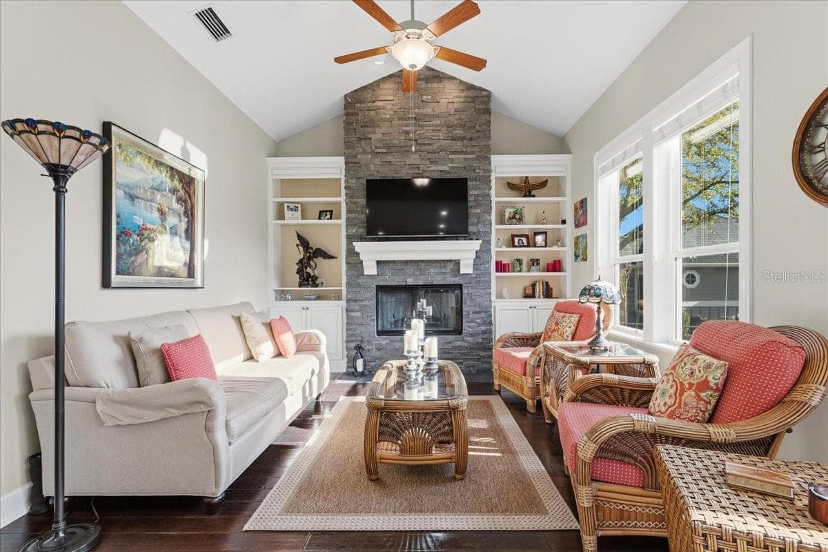 Family Room off kitchen - 10401 NW 153RD TER, ALACHUA