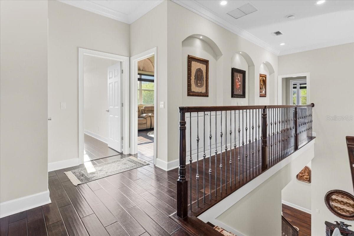 Upstairs Landing - 10401 NW 153RD TER, ALACHUA
