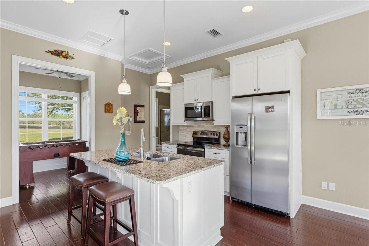 Guest House/Detached In-law Suite - 10401 NW 153RD TER, ALACHUA