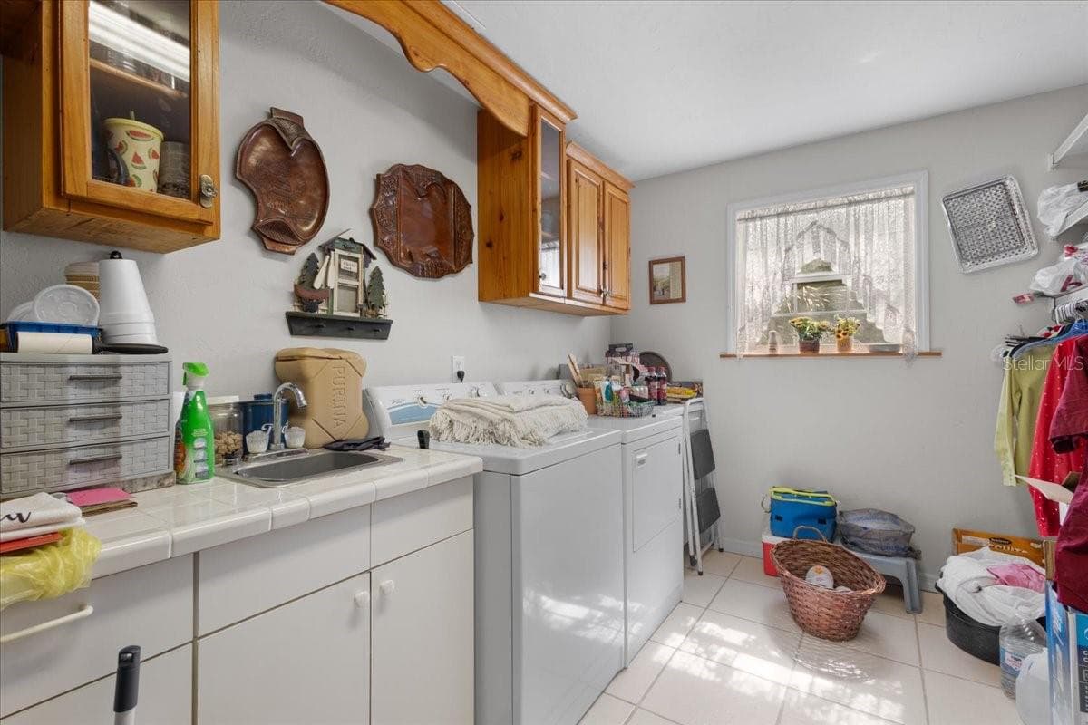 Large Laundry Room - 124 NE 824TH ST, OLD TOWN