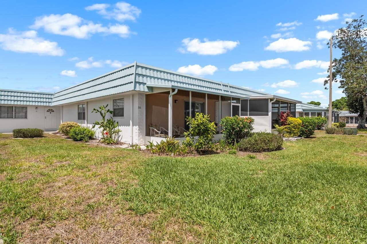 Lanai - 1801 BEDFORD LN #30, SUN CITY CENTER