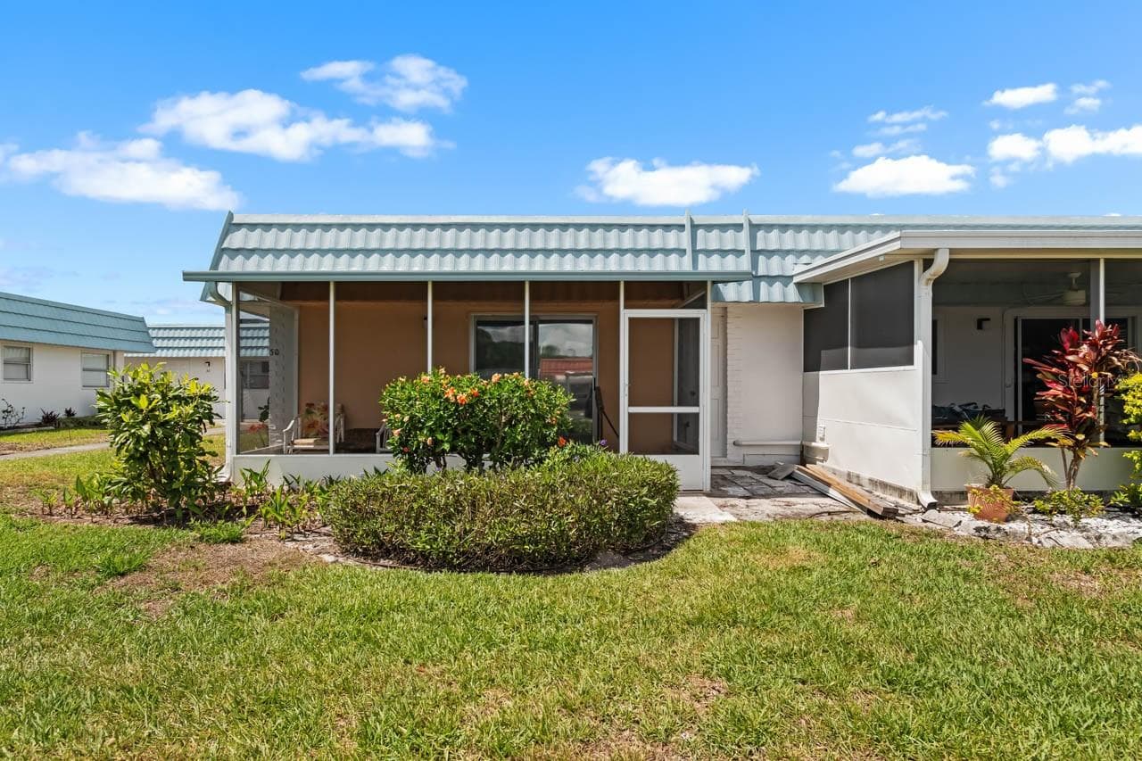 Lanai - 1801 BEDFORD LN #30, SUN CITY CENTER
