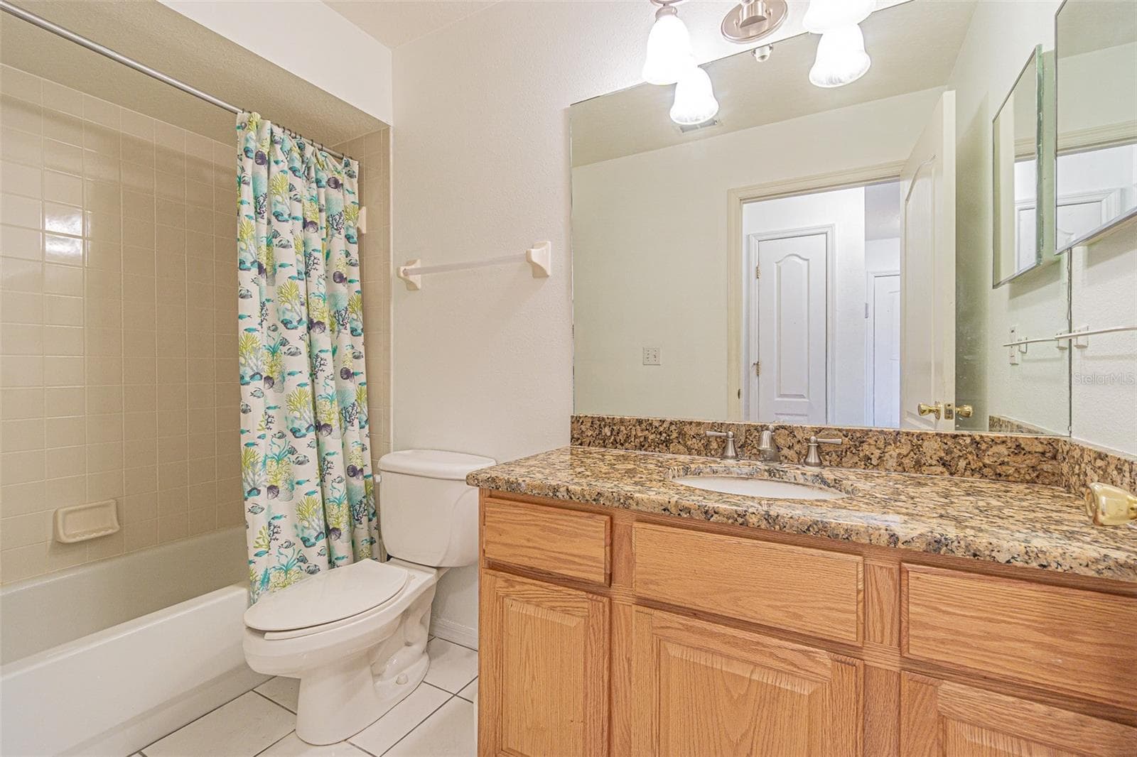 Guest bathroom - 11204 COREY PAVIN LN, SAN ANTONIO