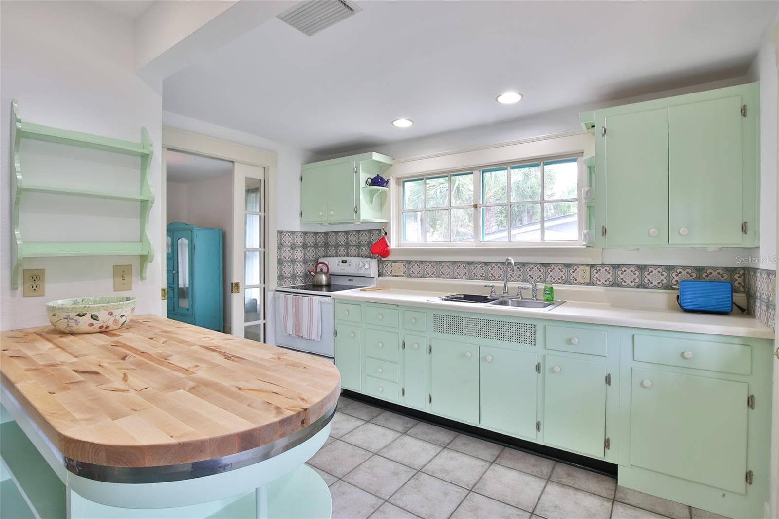 Single Family Residence at 708 42ND ST, SARASOTA, photo 14 of 66