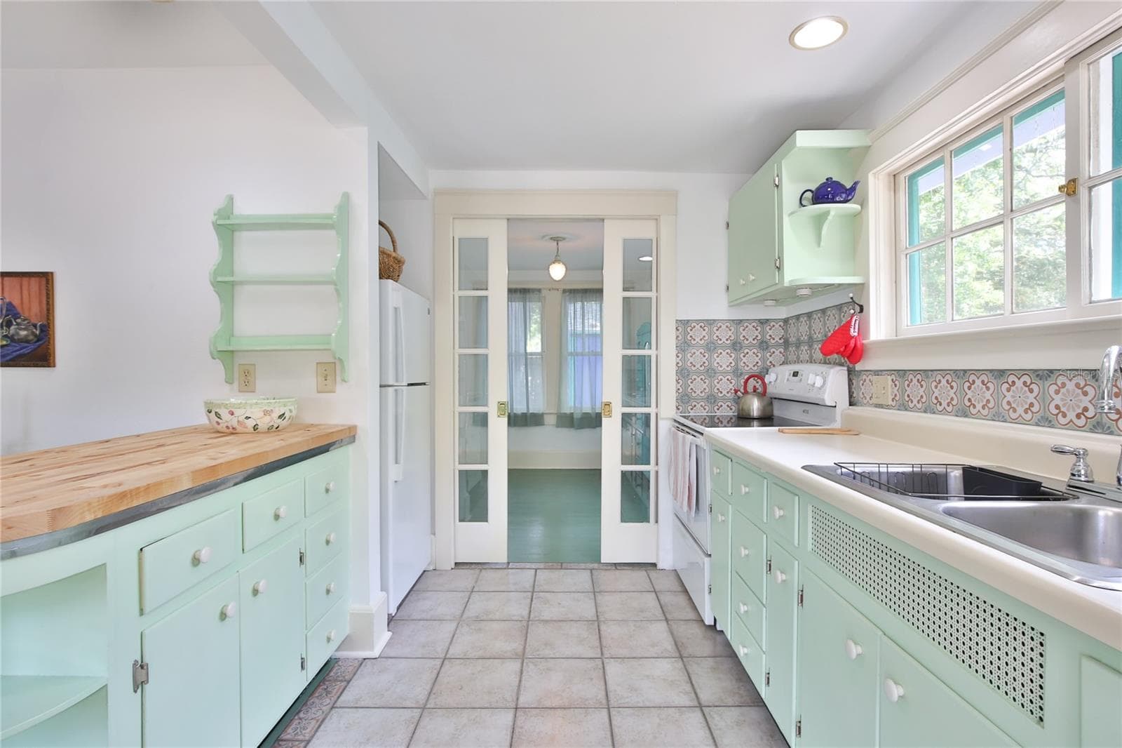Single Family Residence at 708 42ND ST, SARASOTA, photo 16 of 66