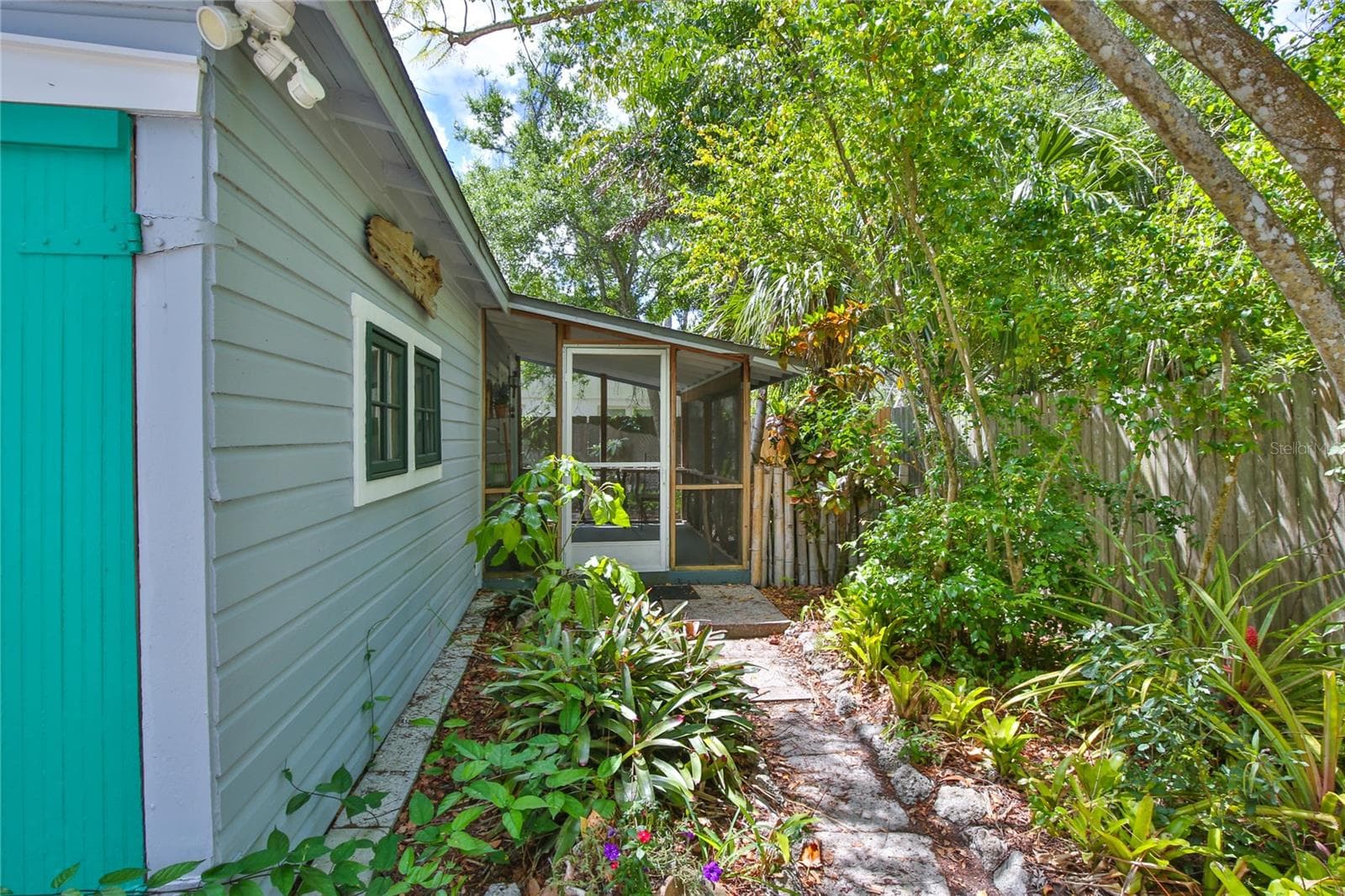 Cottage walkway - 708 42ND ST, SARASOTA
