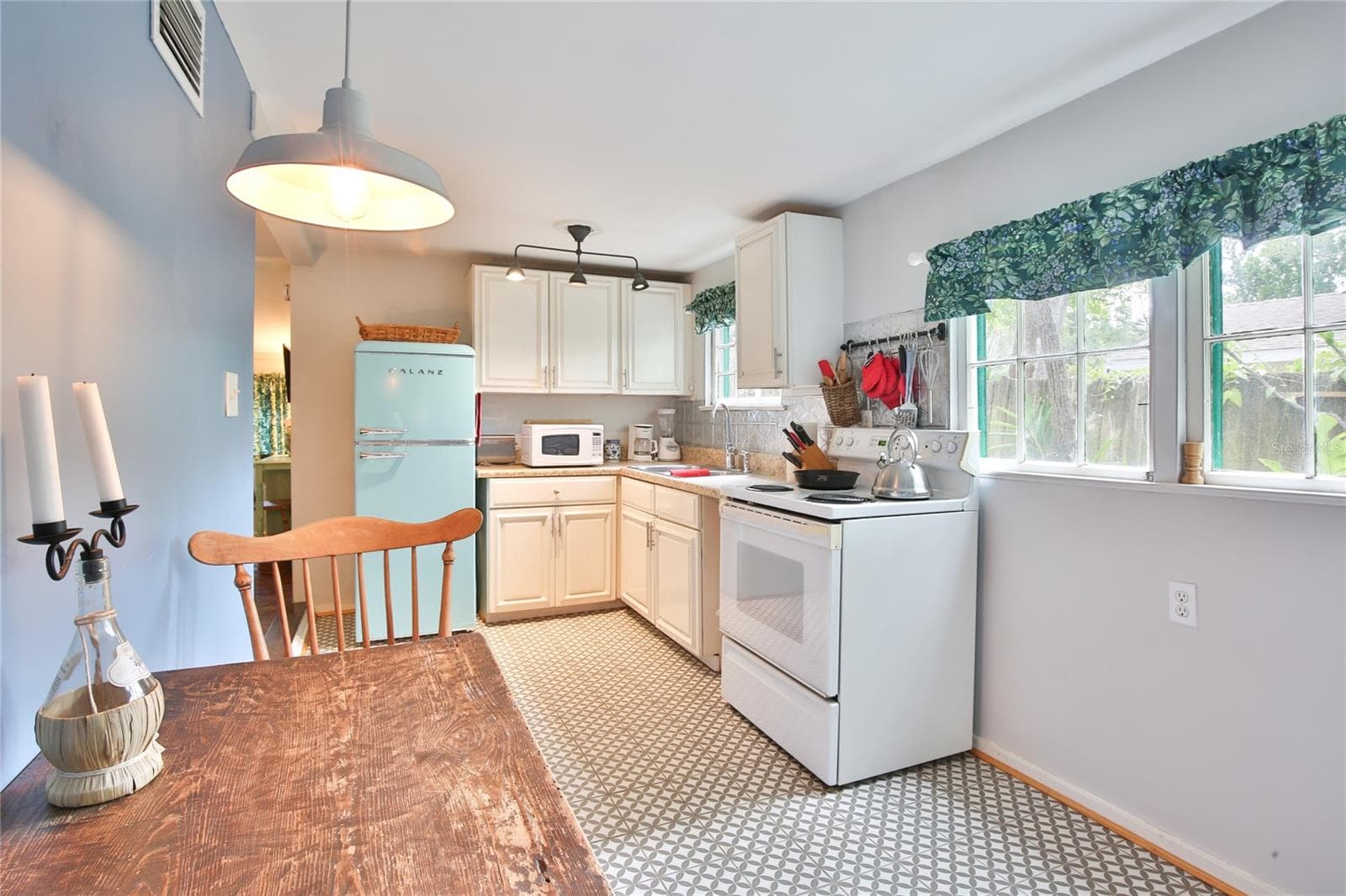 Cottage - 708 42ND ST, SARASOTA