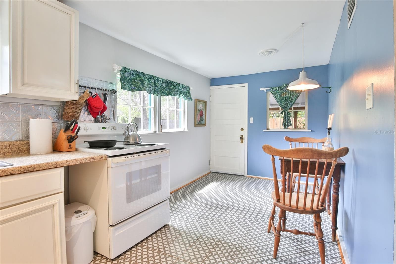 Cottage - 708 42ND ST, SARASOTA
