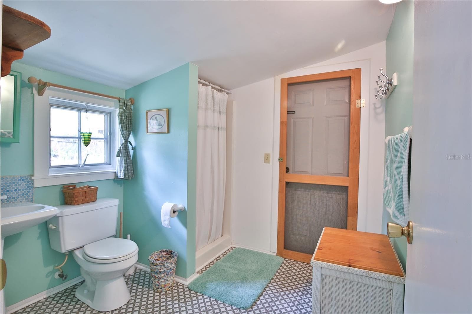 Cottage bathroom - 708 42ND ST, SARASOTA