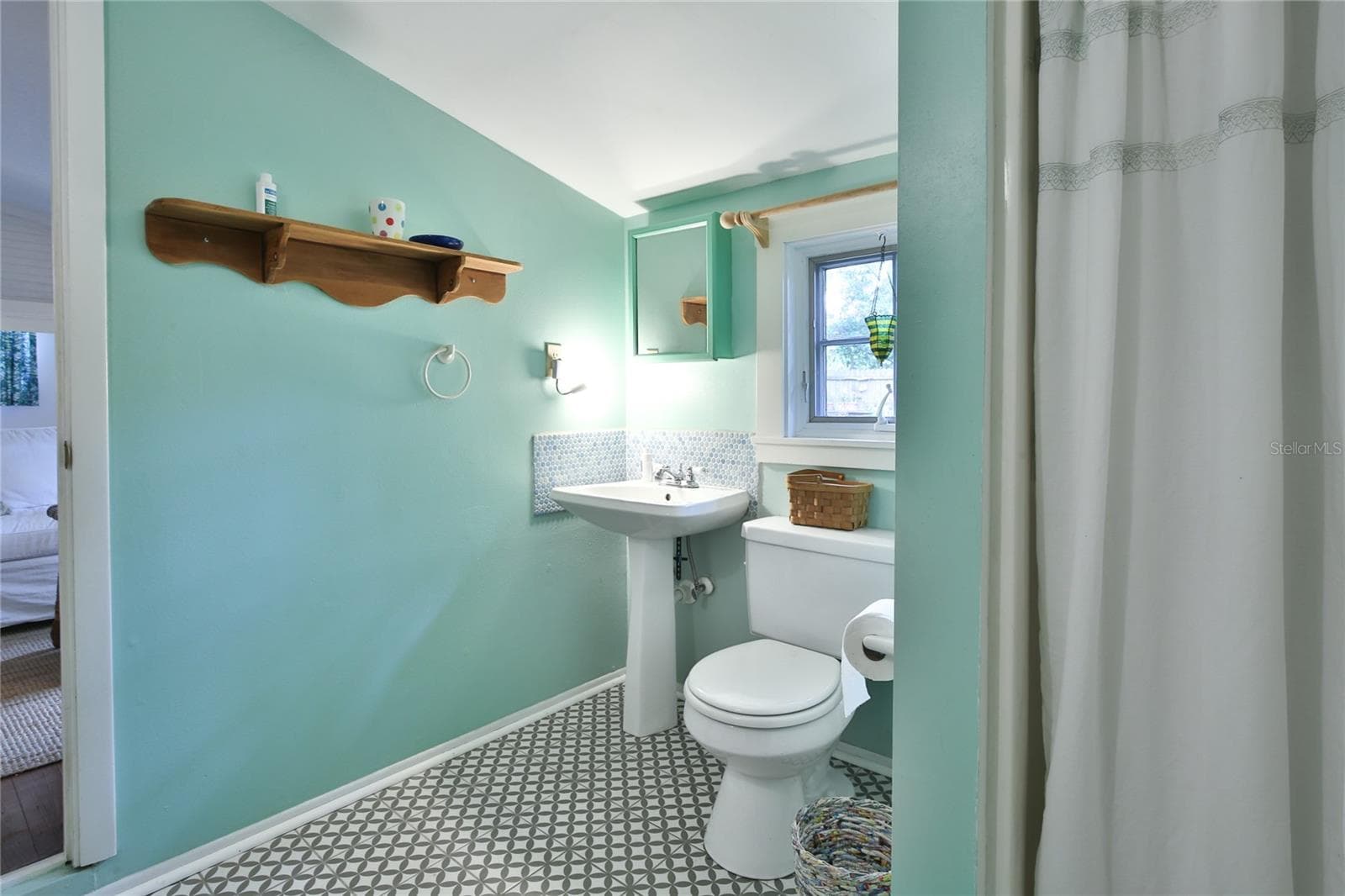 Cottage bathroom - 708 42ND ST, SARASOTA