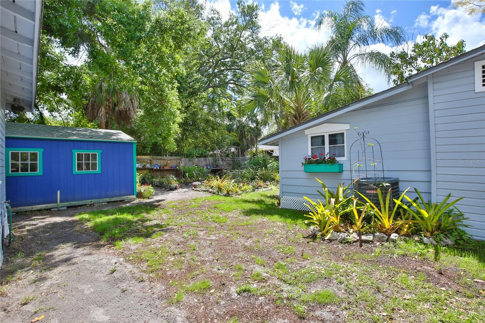Blue Tuff Shed - 708 42ND ST, SARASOTA