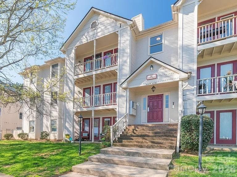 Condominium at 6112 Meadow Rose Lane, Charlotte, photo 2 of 7