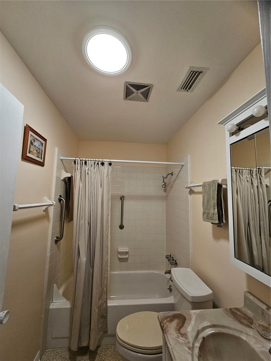 Solar tube in Guest bathroom - 1905 CANTERBURY LN #E-9, SUN CITY CENTER