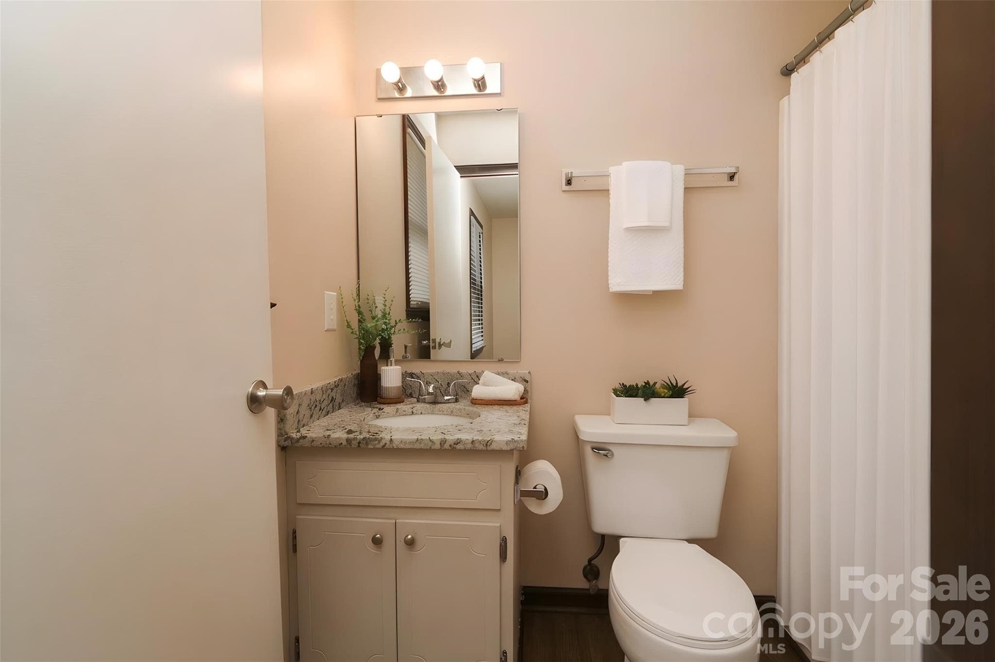 Condominium at 525 SW 12th Street SW, Hickory, photo 12 of 20