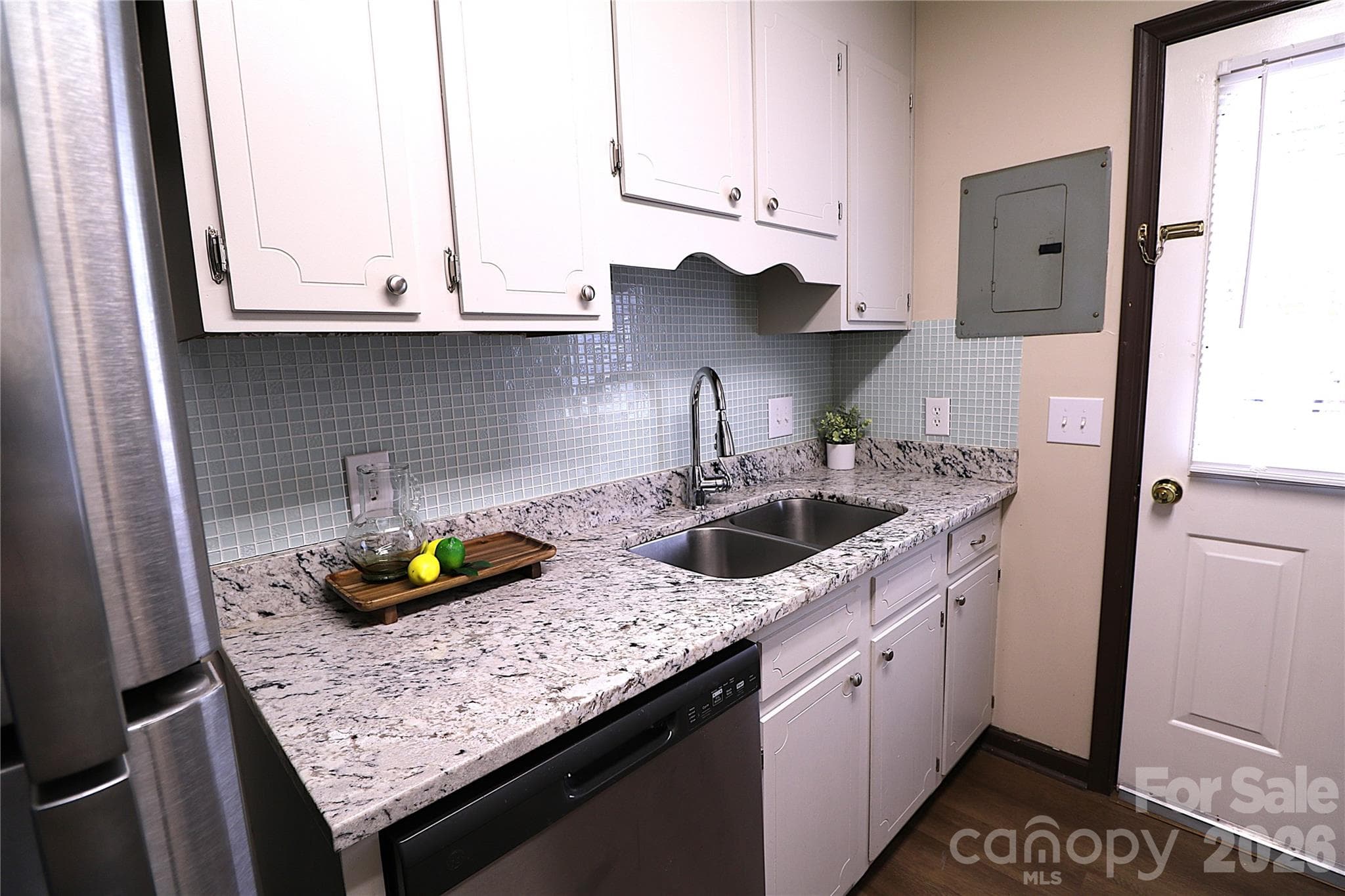 Condominium at 525 SW 12th Street SW, Hickory, photo 8 of 20