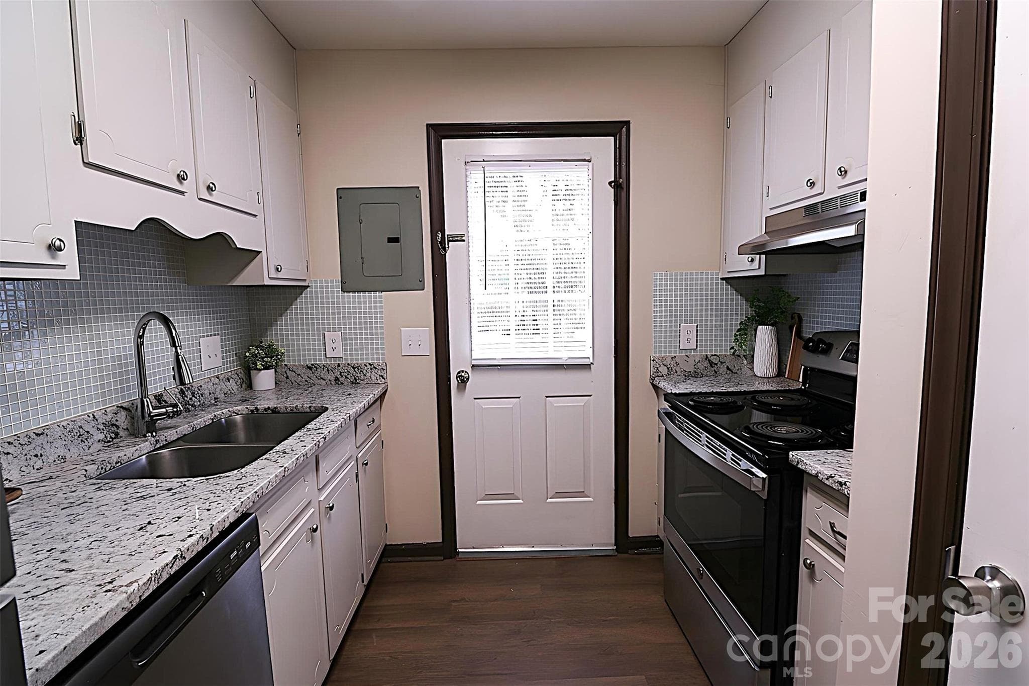 Condominium at 525 SW 12th Street SW, Hickory, photo 14 of 20