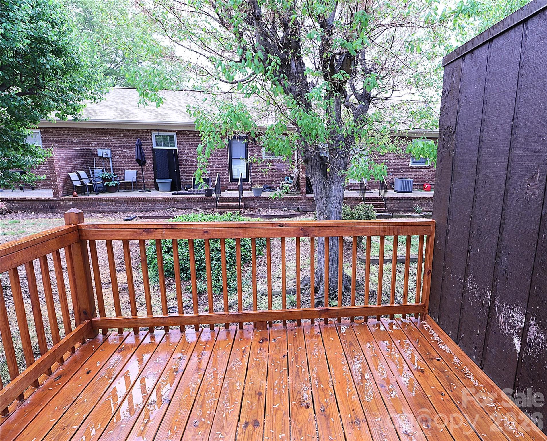 New private deck - 525 SW 12th Street SW, Hickory