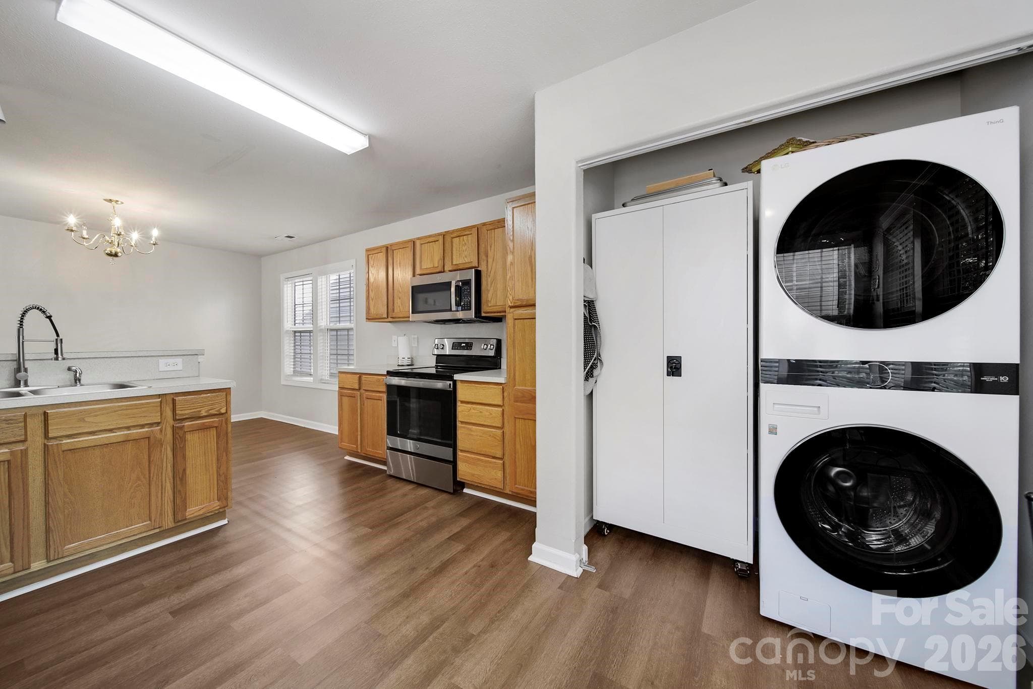 Single Family Residence at 2604 Cochrane Drive, Charlotte, photo 8 of 28