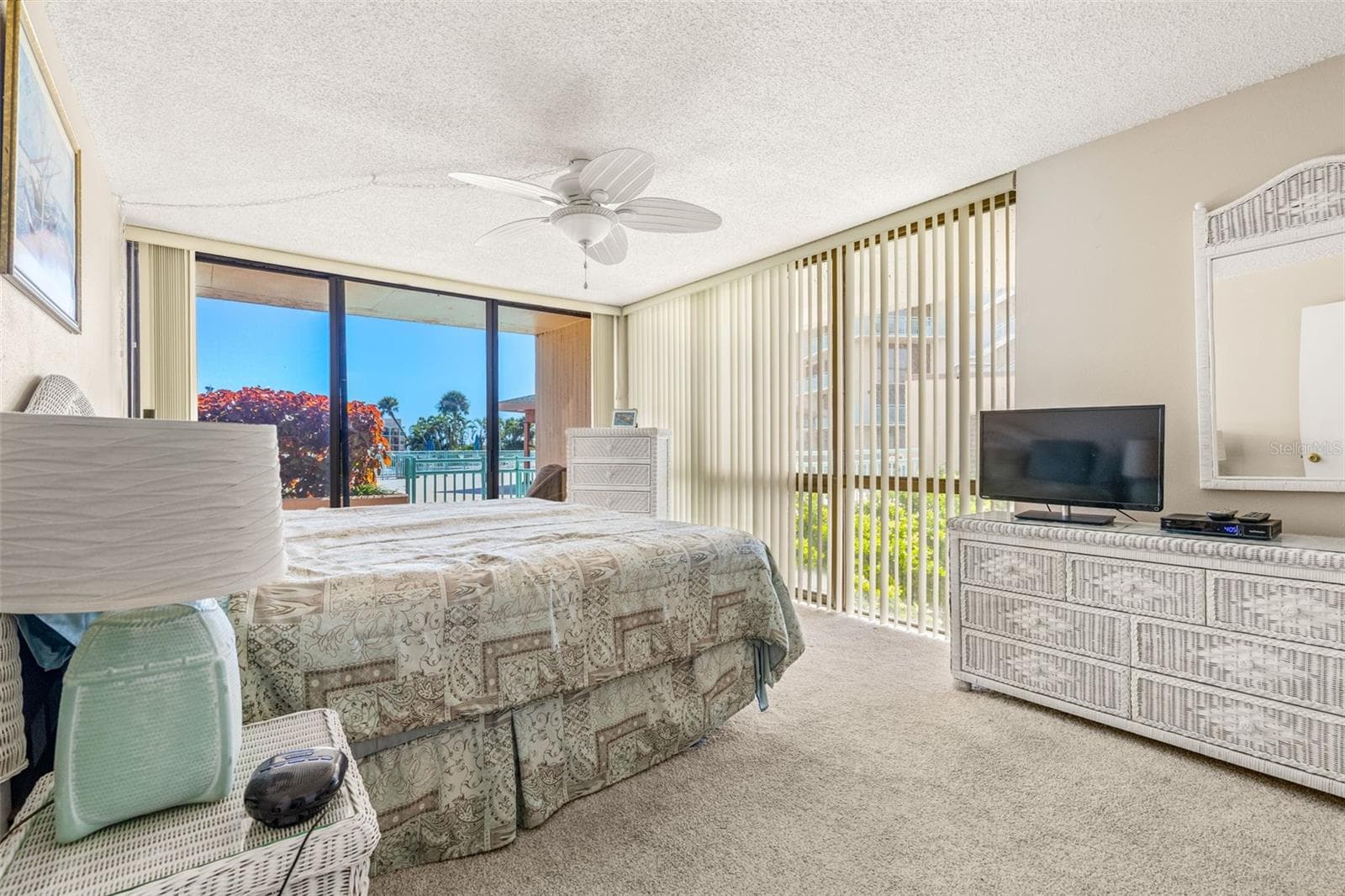 extra windows at right - end unit, Master Br - 1 KEY CAPRI #102E, TREASURE ISLAND