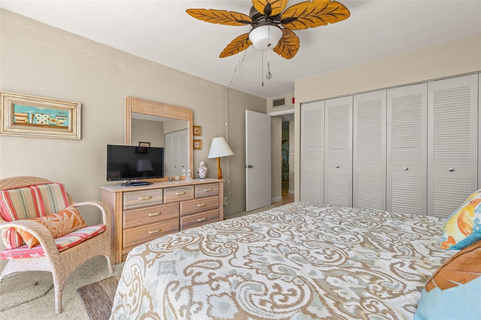 Good sized accommodation for guests - or convert to home office if needed? - 1 KEY CAPRI #102E, TREASURE ISLAND