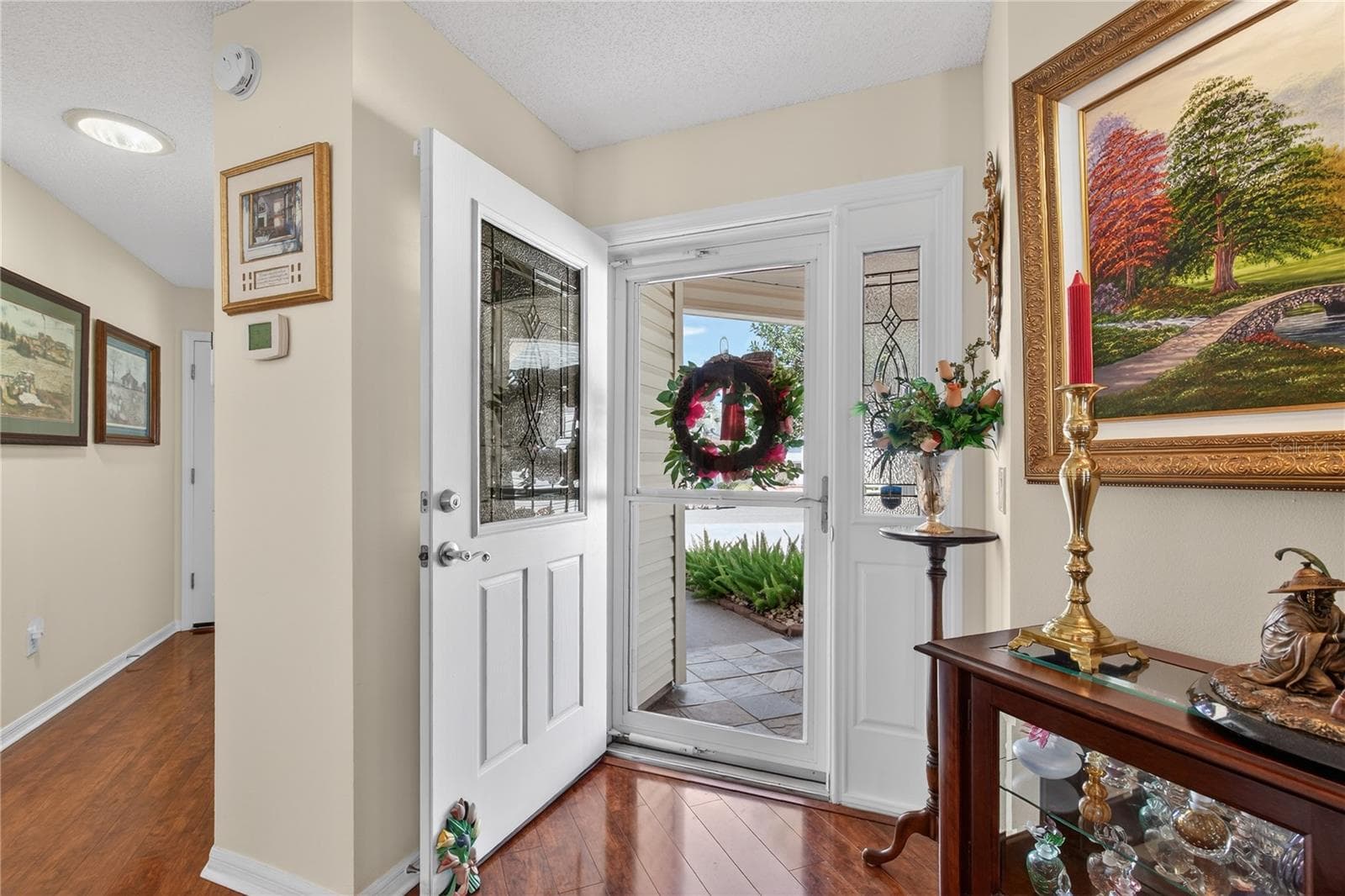 THE FOYER WELCOMES YOU INTO ELEGANCE THROUGH OUT THE HOME - 1147 ELIZABETH CT, THE VILLAGES