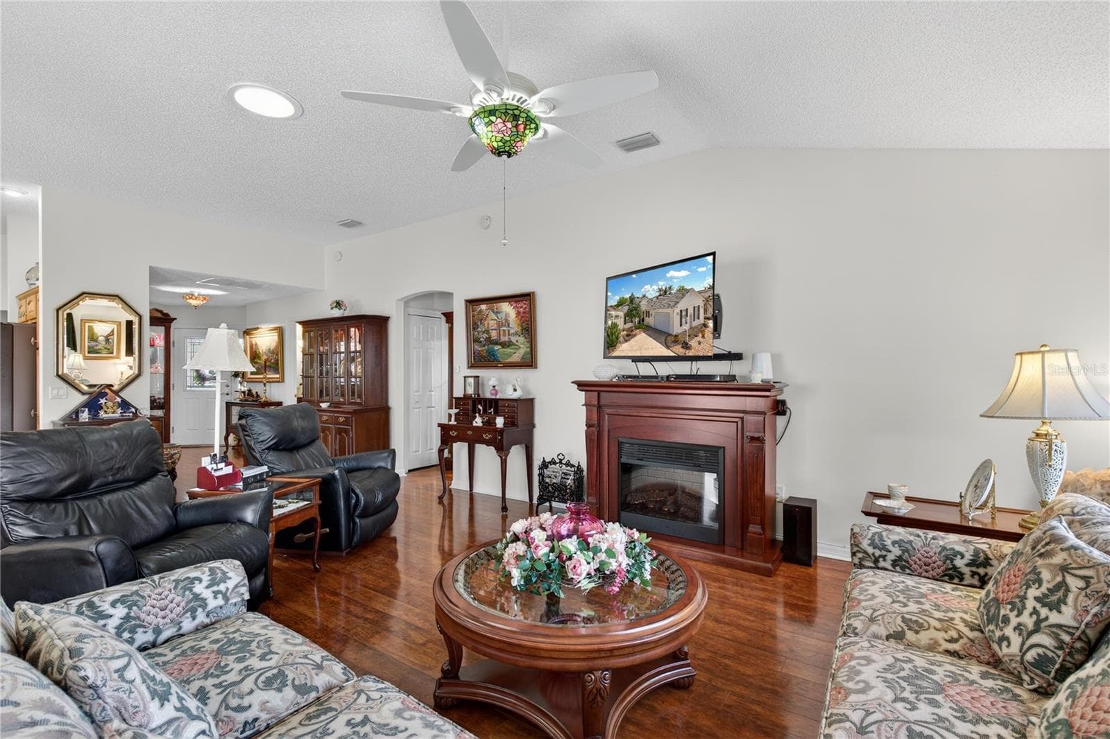 Villa at 1147 ELIZABETH CT, THE VILLAGES, photo 9 of 53