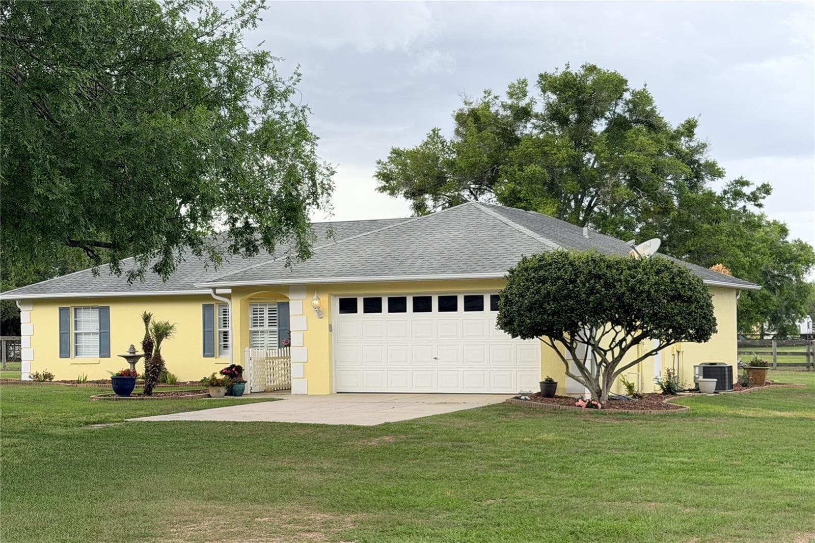 Single Family Residence at 331 SE HIGHWAY 42, SUMMERFIELD, photo 7 of 67