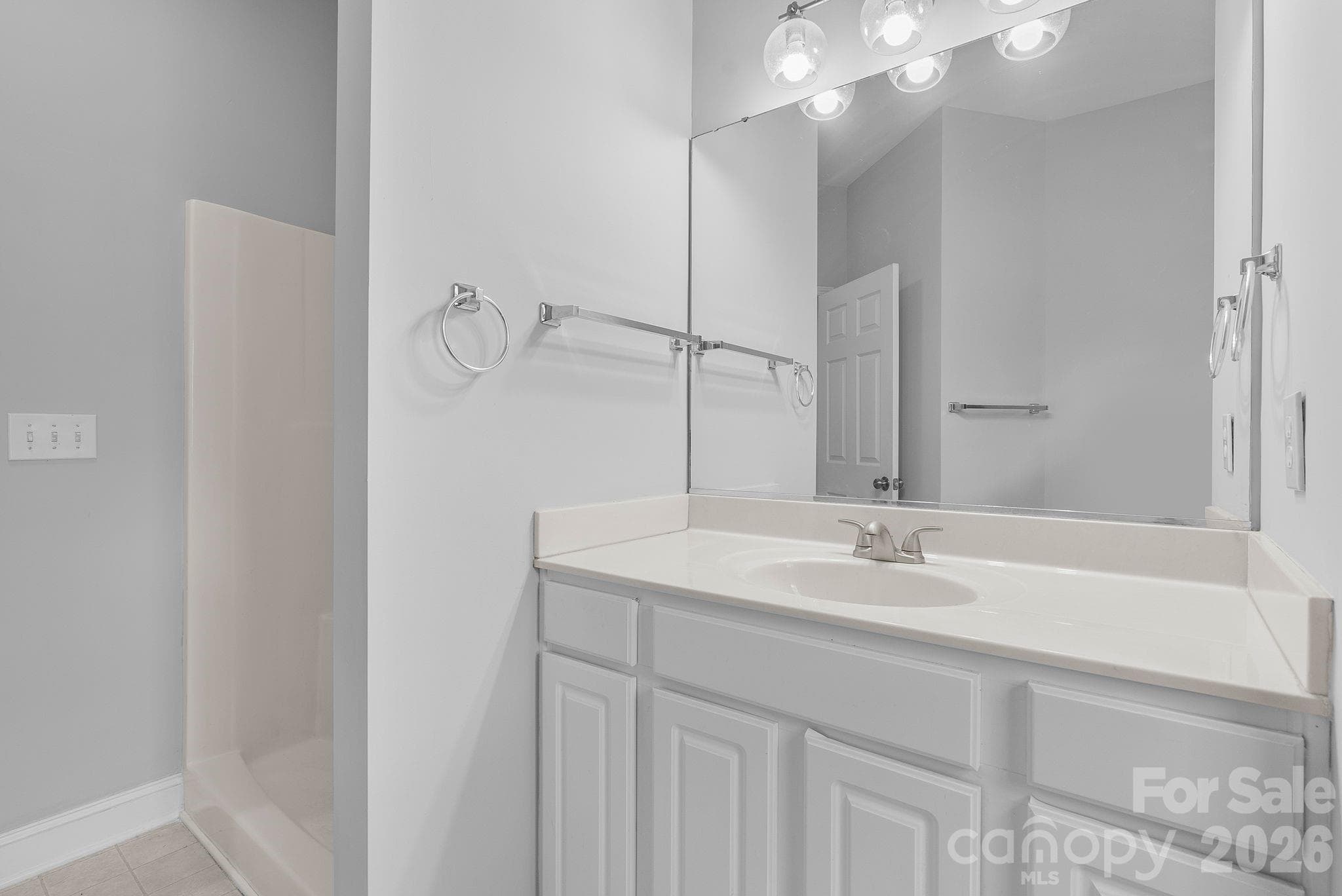 Full Bath - 79 Mill Pond Way, Hendersonville