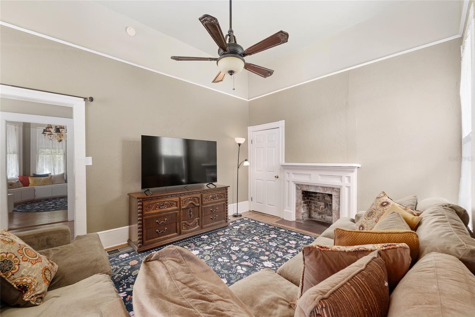Family Room. - 721 SE 5TH ST, OCALA