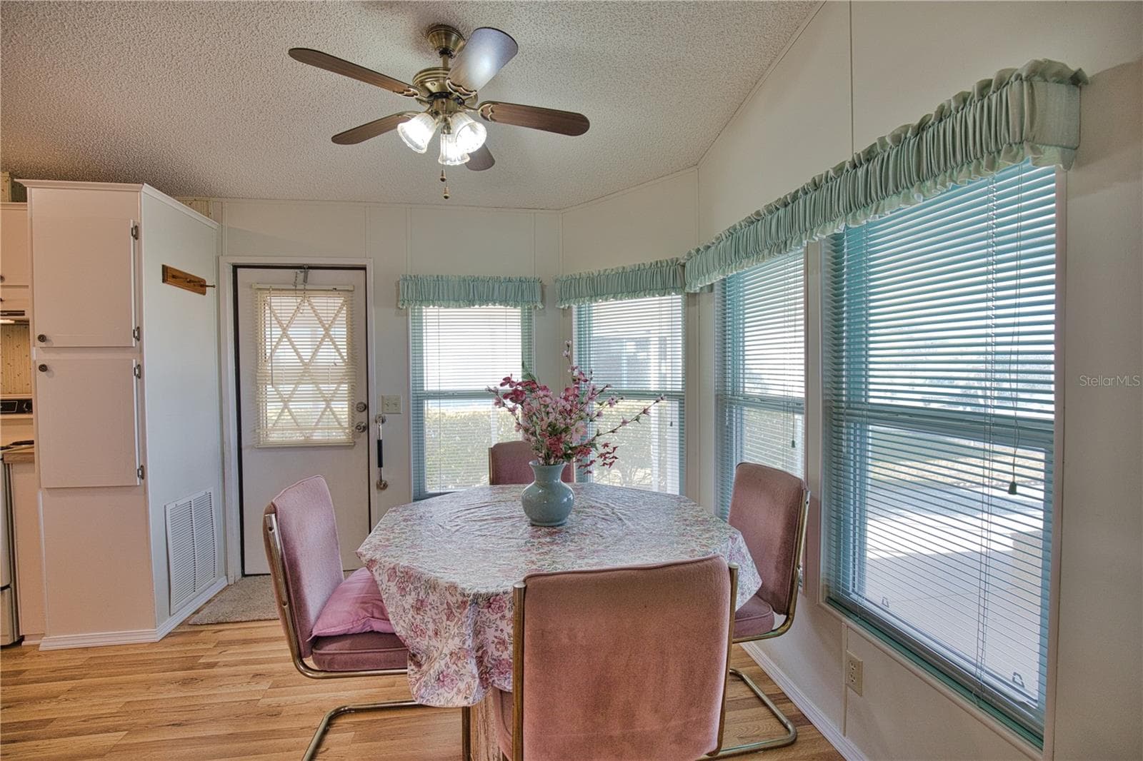 Manufactured Home at 424 TARDE LOGO CIR, NORTH PORT, photo 9 of 79