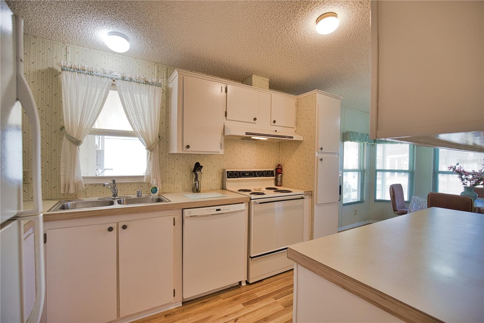 Manufactured Home at 424 TARDE LOGO CIR, NORTH PORT, photo 14 of 79