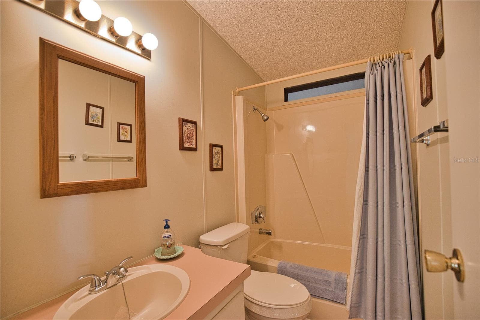 Manufactured Home at 424 TARDE LOGO CIR, NORTH PORT, photo 31 of 79