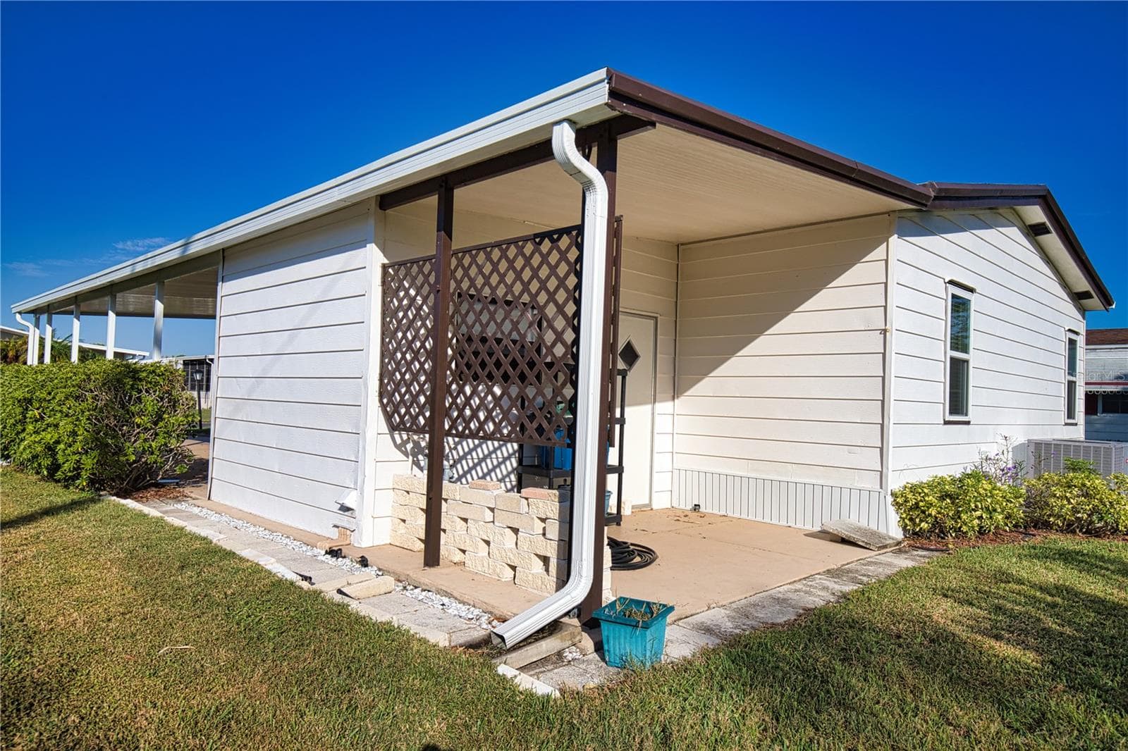Manufactured Home at 424 TARDE LOGO CIR, NORTH PORT, photo 41 of 79
