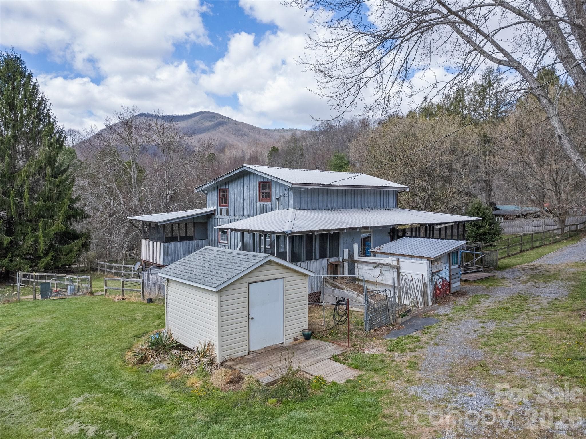 Storage and wood sheds included - Clyde