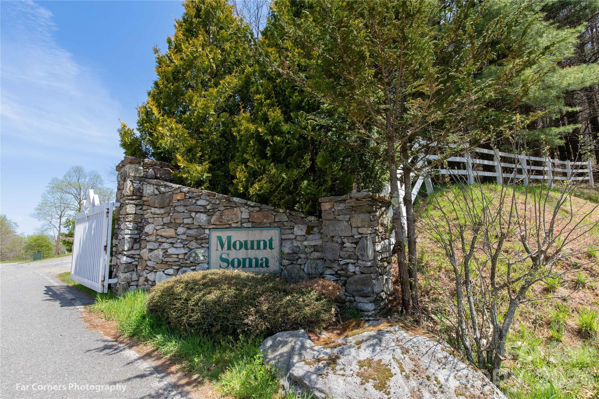 Mount Soma Entrance - Clyde