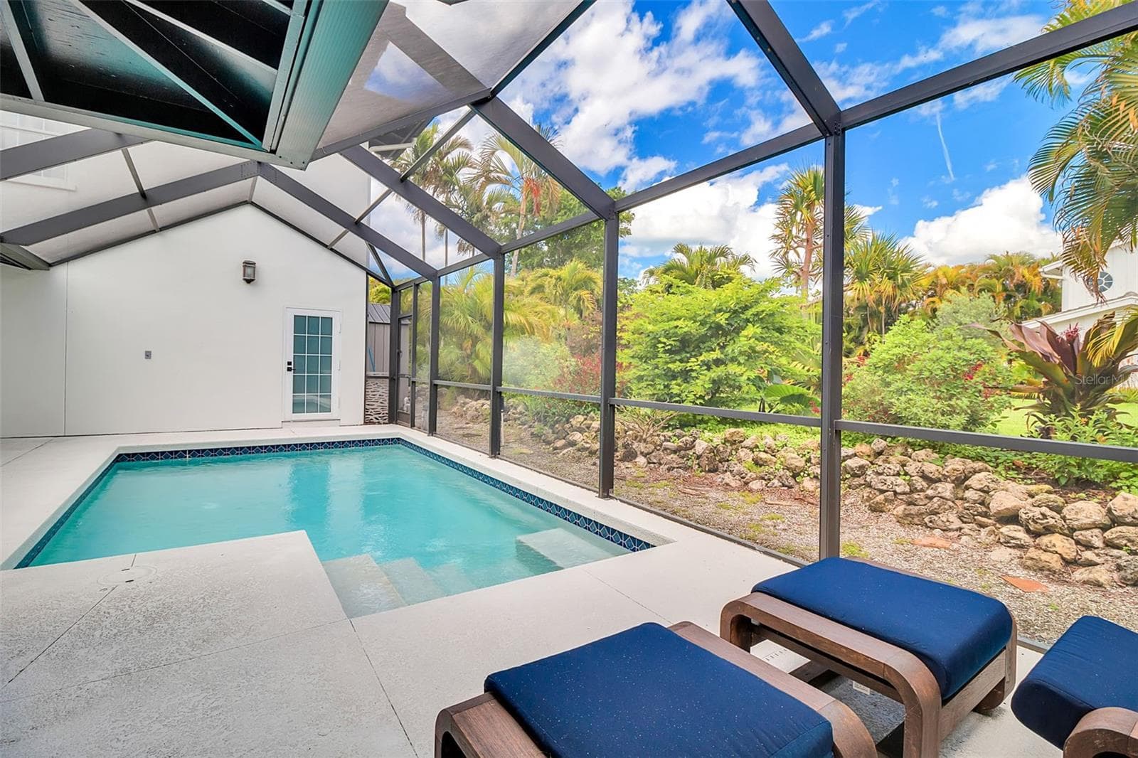 Single Family Residence at 608 GARDENIA DR, VENICE, photo 24 of 53