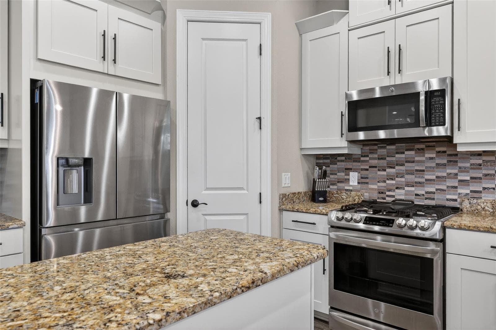 Single Family Residence at 5010 TIVOLI RUN, BRADENTON, photo 13 of 94