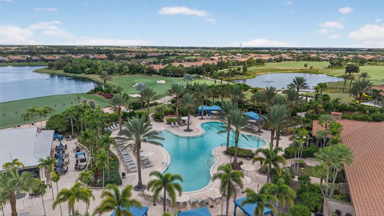 Resort style pool - 5010 TIVOLI RUN, BRADENTON
