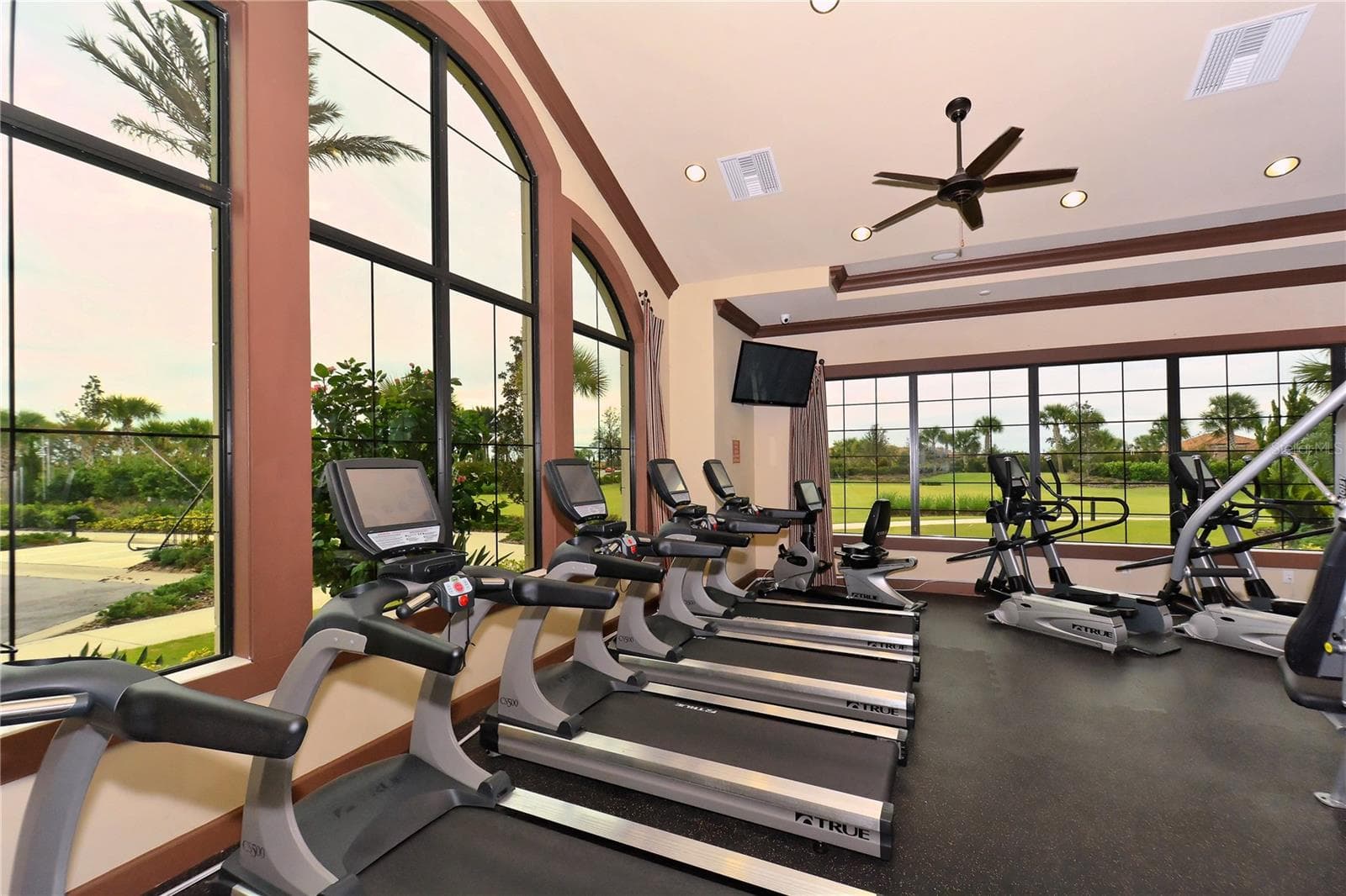 Second fitness center - 5010 TIVOLI RUN, BRADENTON