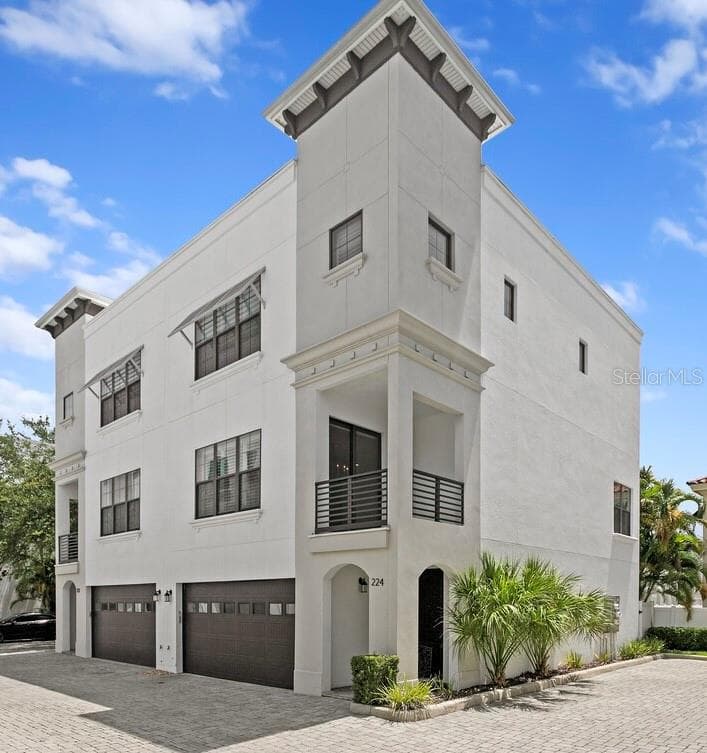 224 S AUDUBON AVE