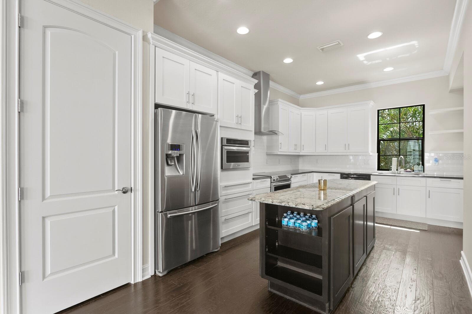 Wine Fridge in Island - 224 S AUDUBON AVE, TAMPA