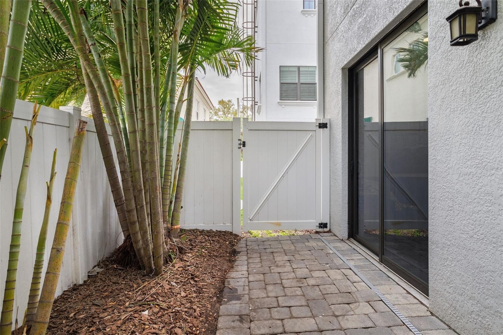 Townhouse at 224 S AUDUBON AVE, TAMPA, photo 20 of 31