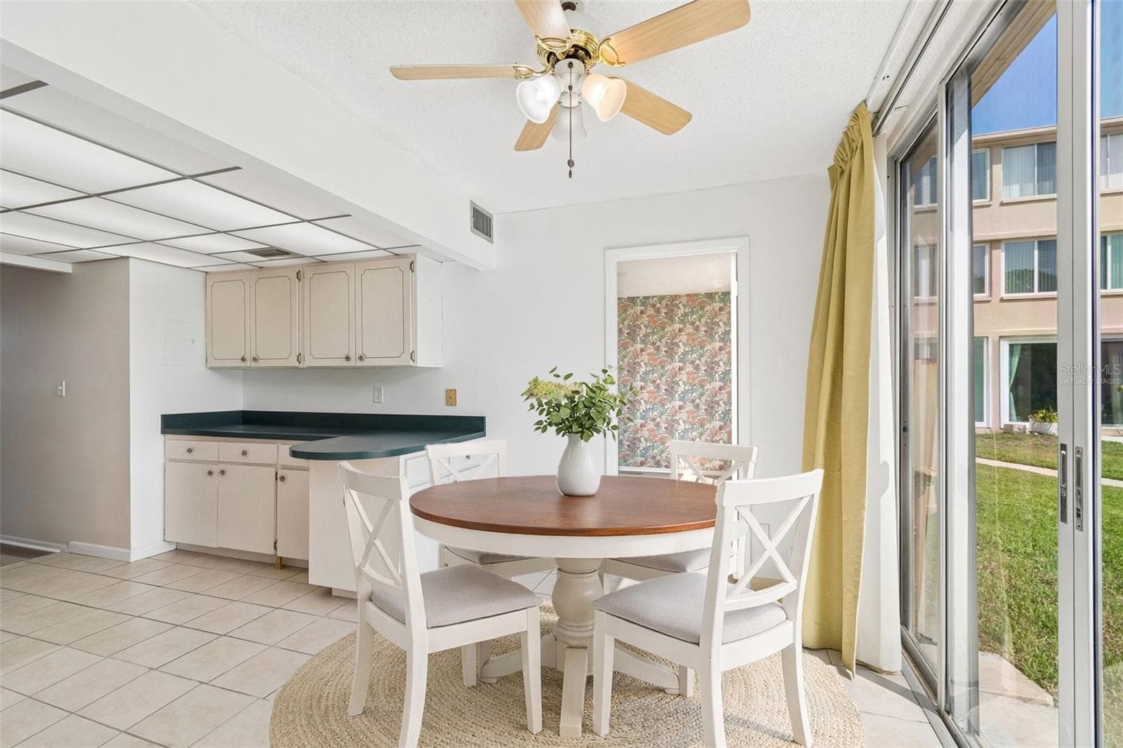 Virtually Staged - 5095 BAY ST NE #110, ST PETERSBURG
