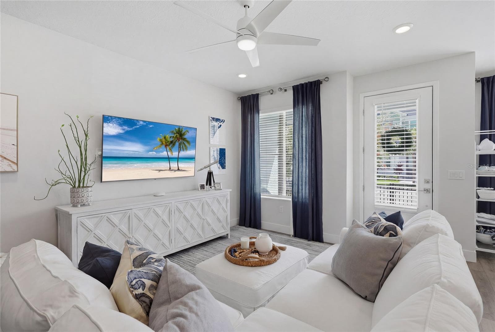 Townhouse at 7221 SUTTON LN, SARASOTA, photo 4 of 49
