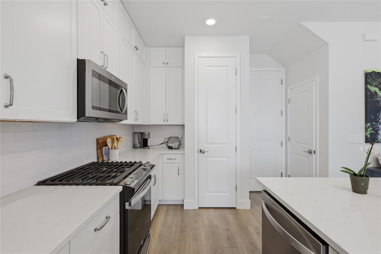 Townhouse at 7221 SUTTON LN, SARASOTA, photo 13 of 49