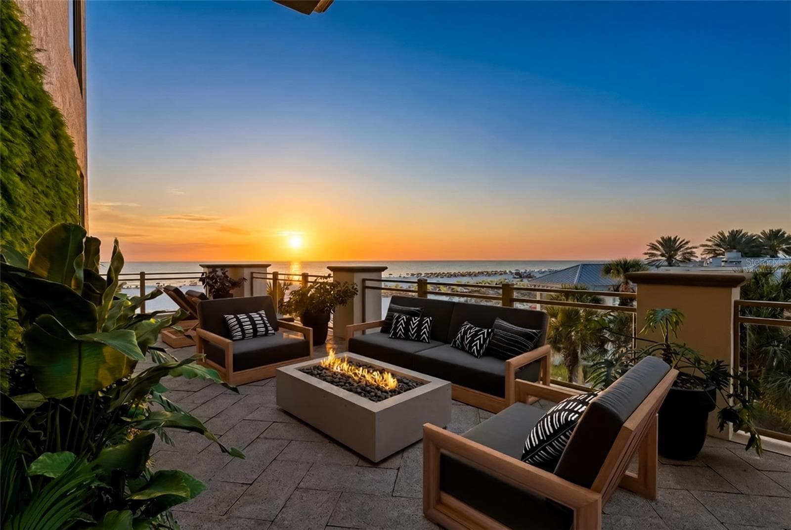 11 BAYMONT ST #302
