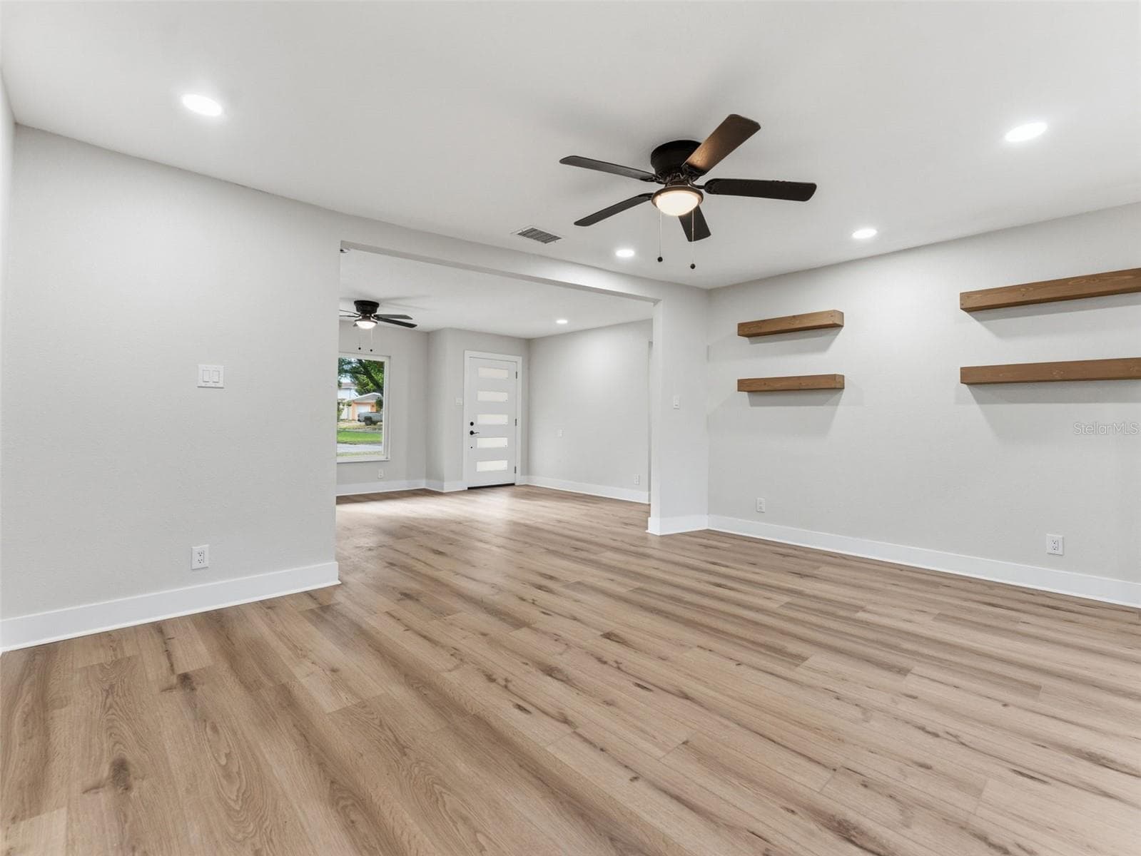 Single Family Residence at 1714 W SAINT ISABEL ST, TAMPA, photo 15 of 32