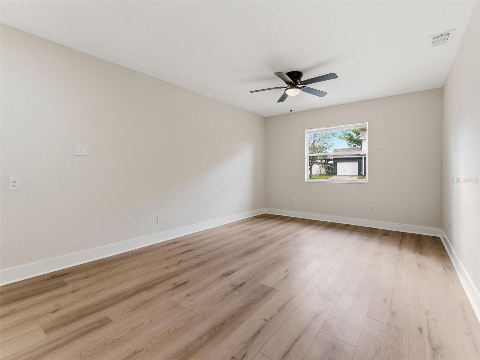 Single Family Residence at 1714 W SAINT ISABEL ST, TAMPA, photo 16 of 32
